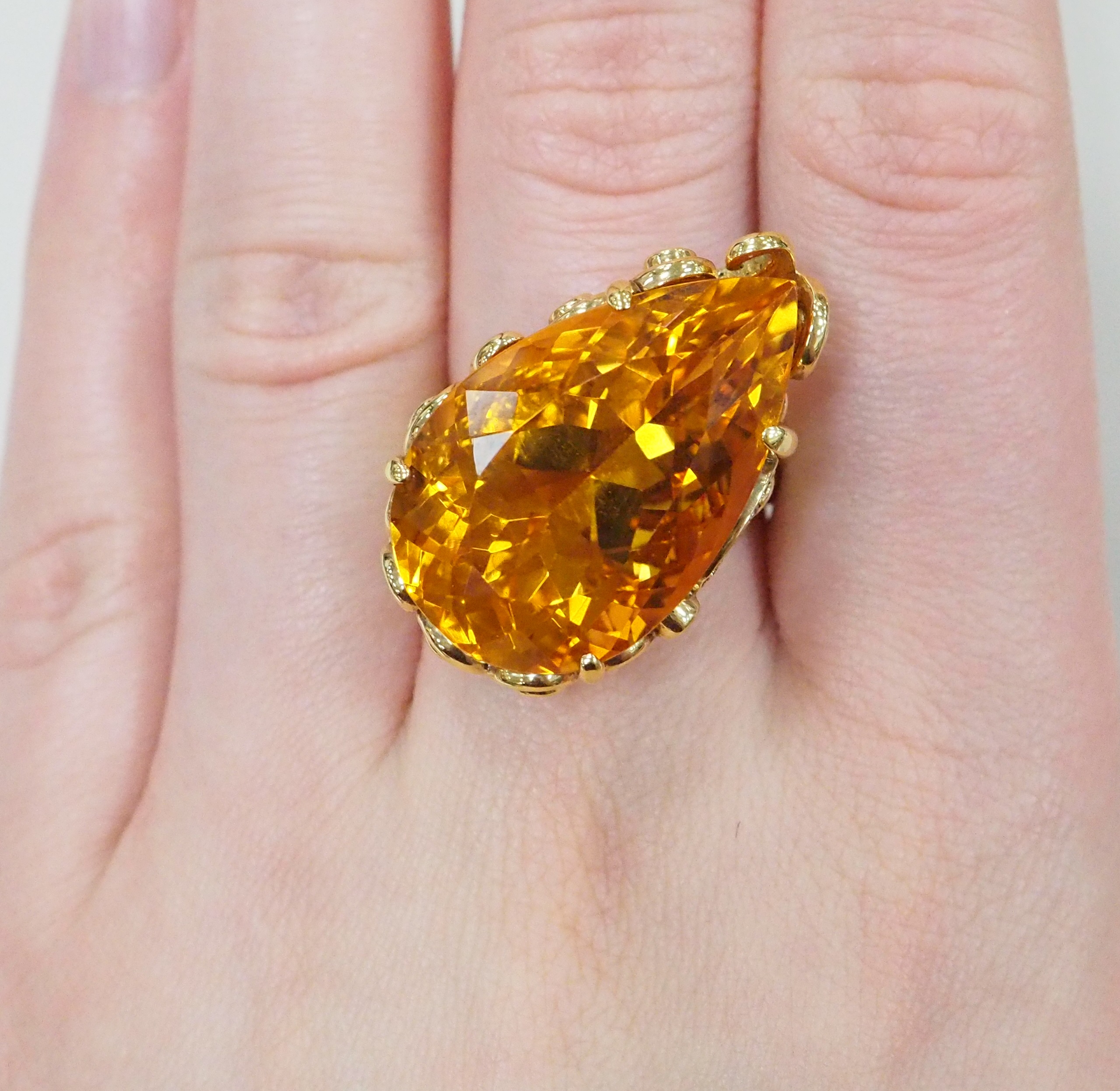 Кольцо из желтого золота с цитрином